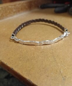 Bracciale piastrina a onde con cuoio BRACCIALETTI